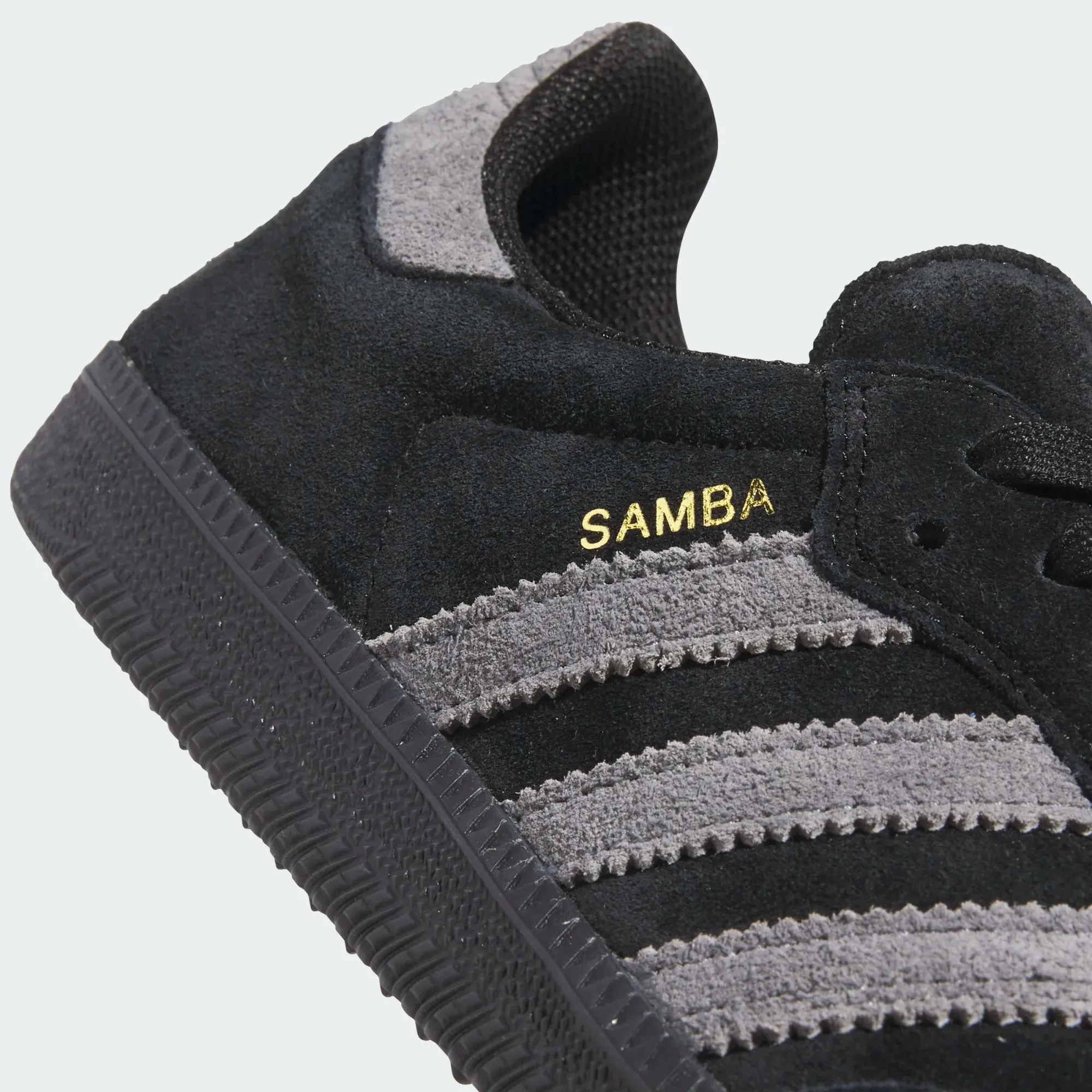 Adidas - Samba ADV Core Black / Grey Four / Gold Metallic