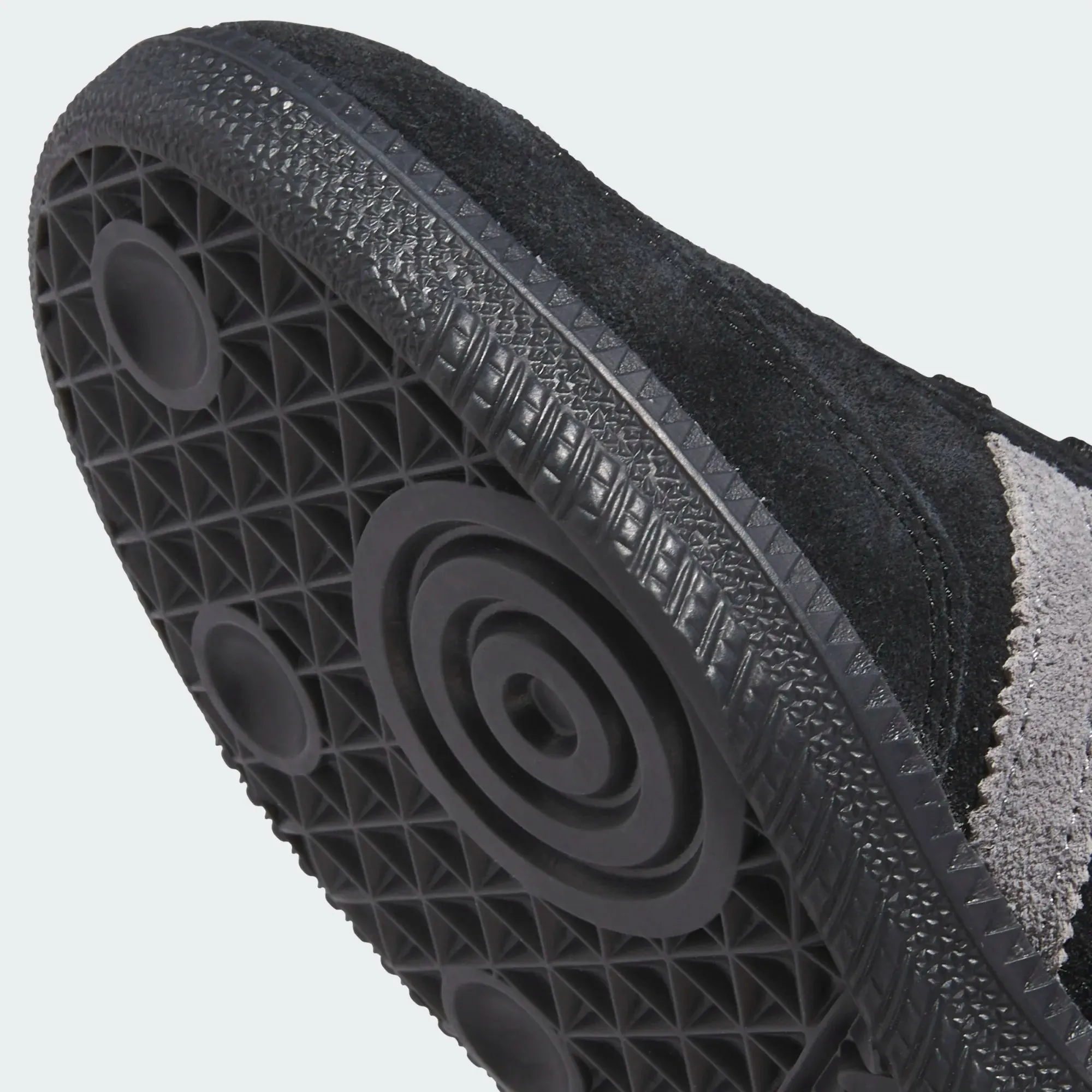 Adidas - Samba ADV Core Black / Grey Four / Gold Metallic