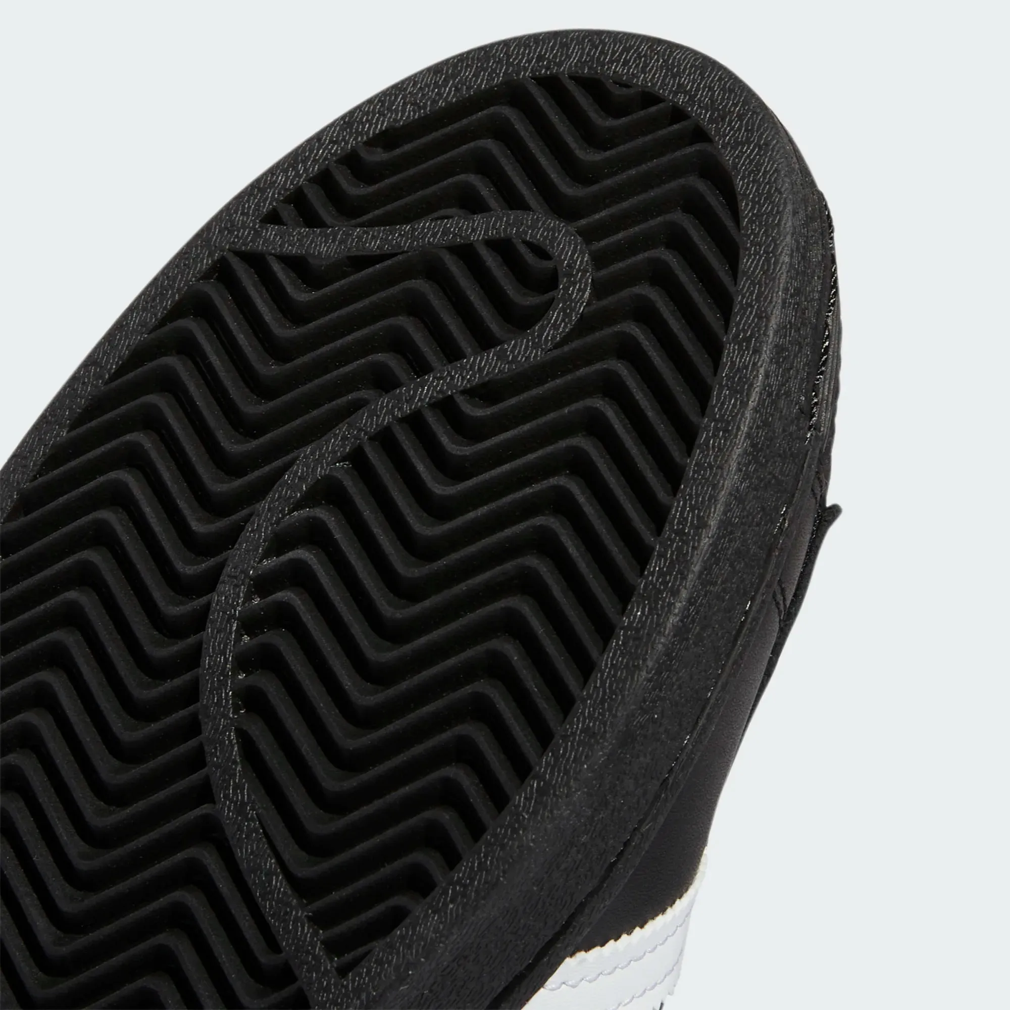 Adidas - Superstar ADV Core Black / Cloud White / Cloud White