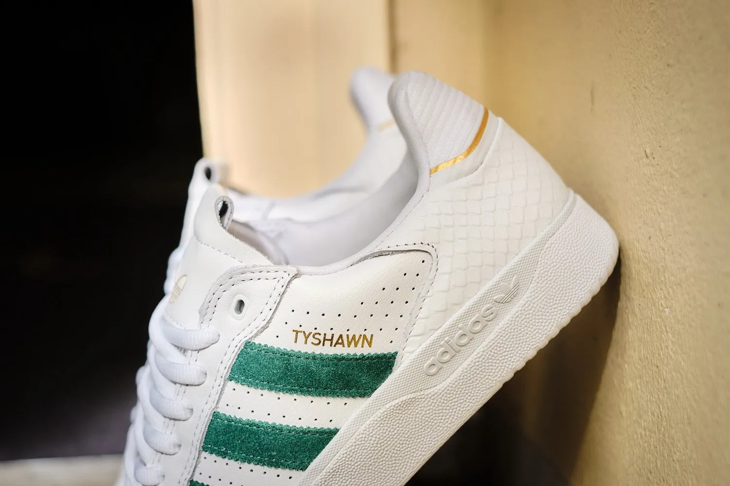 Adidas Tyshawn Low Sneakers