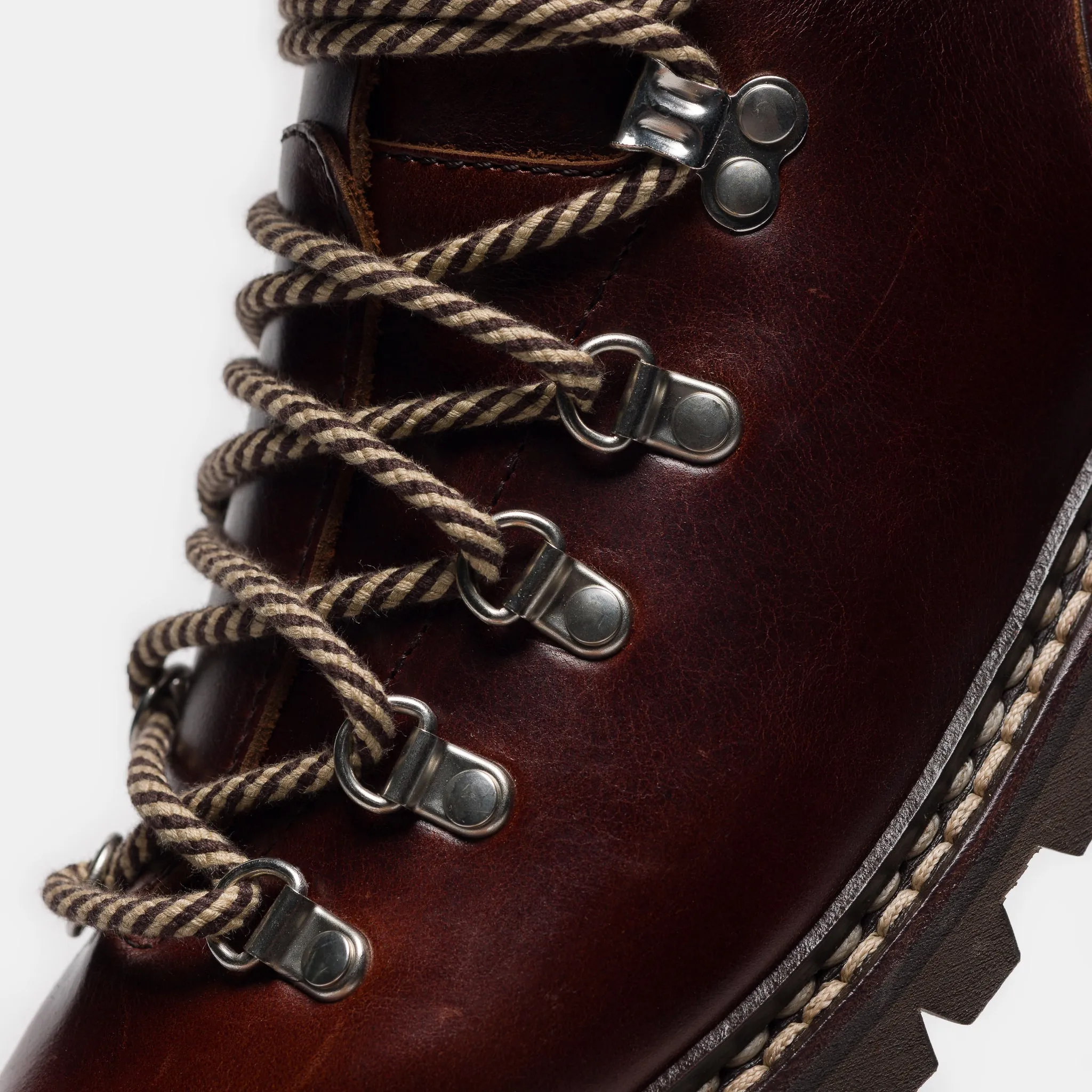 Avoriaz Hiking Boot in Burgundy