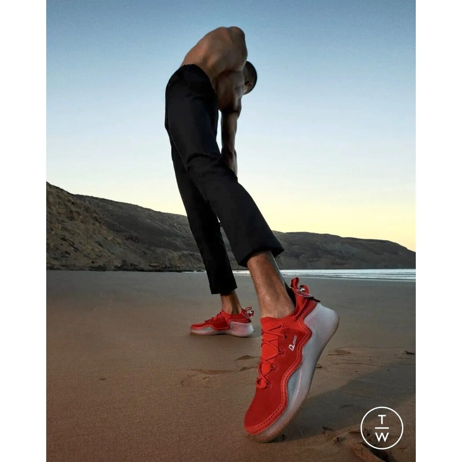 CHRISTIAN LOUBOUTIN Men's Arpoador Low-top Sneakers Red