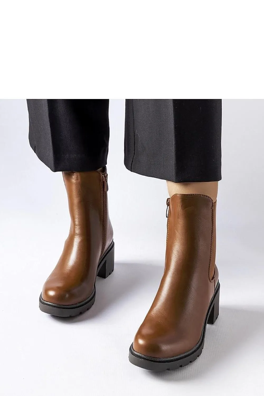Classic Carseggio boots in brown color