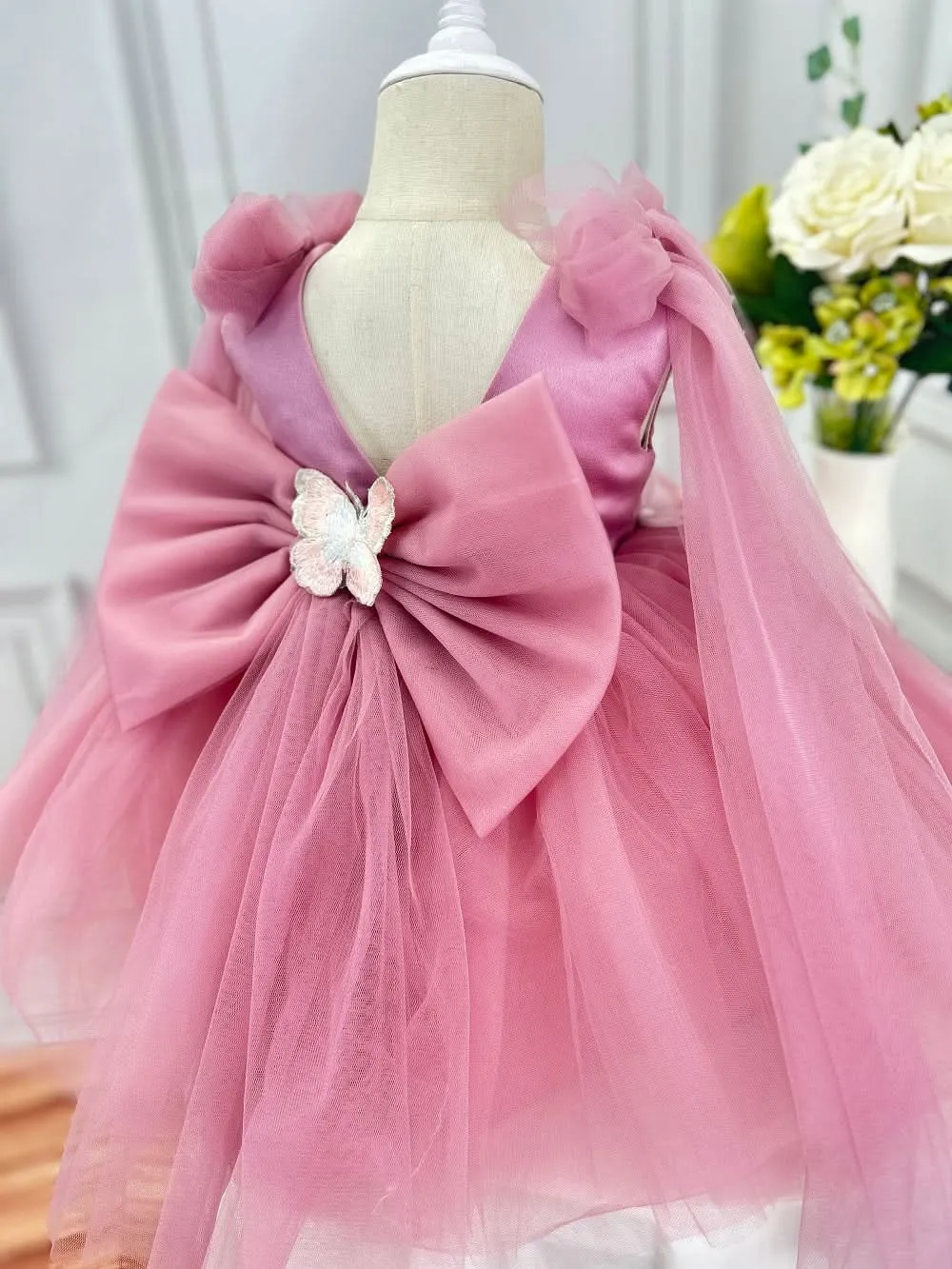 Cute sleeveless flower mesh baby birthday party girl princess dress