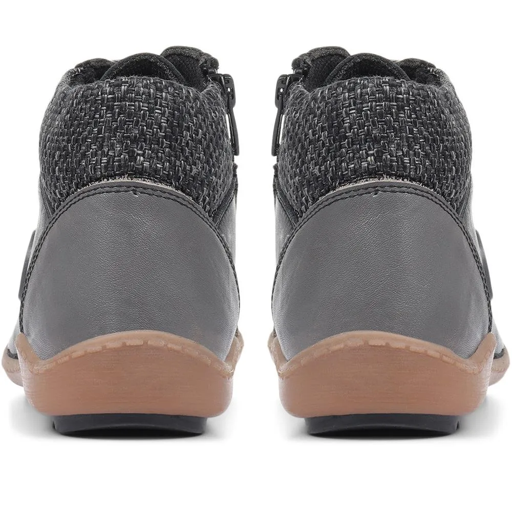 Leather Ankle Boots - HAK32013 / 319 262
