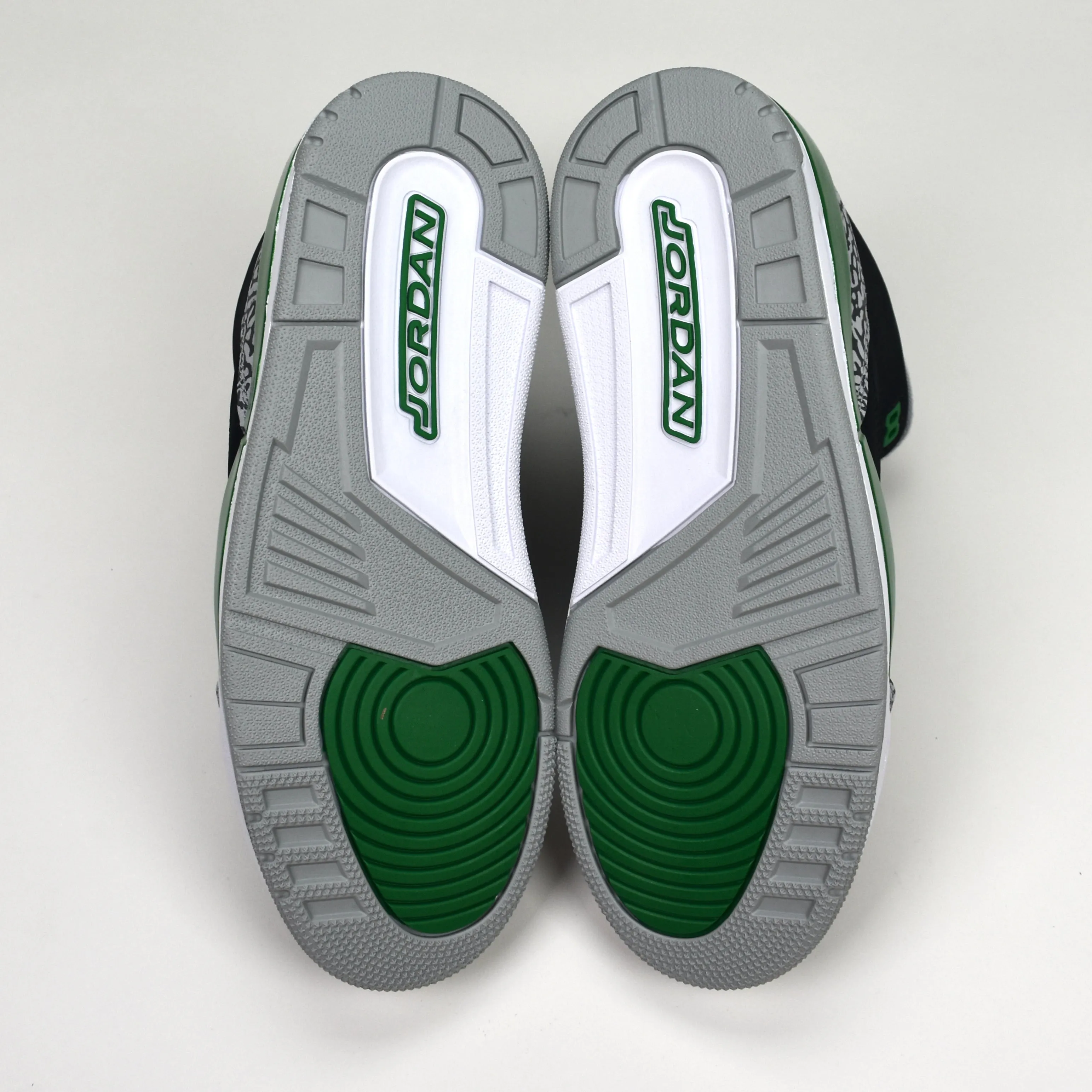 Nike - Air Jordan 3 Retro 'Pine Green'