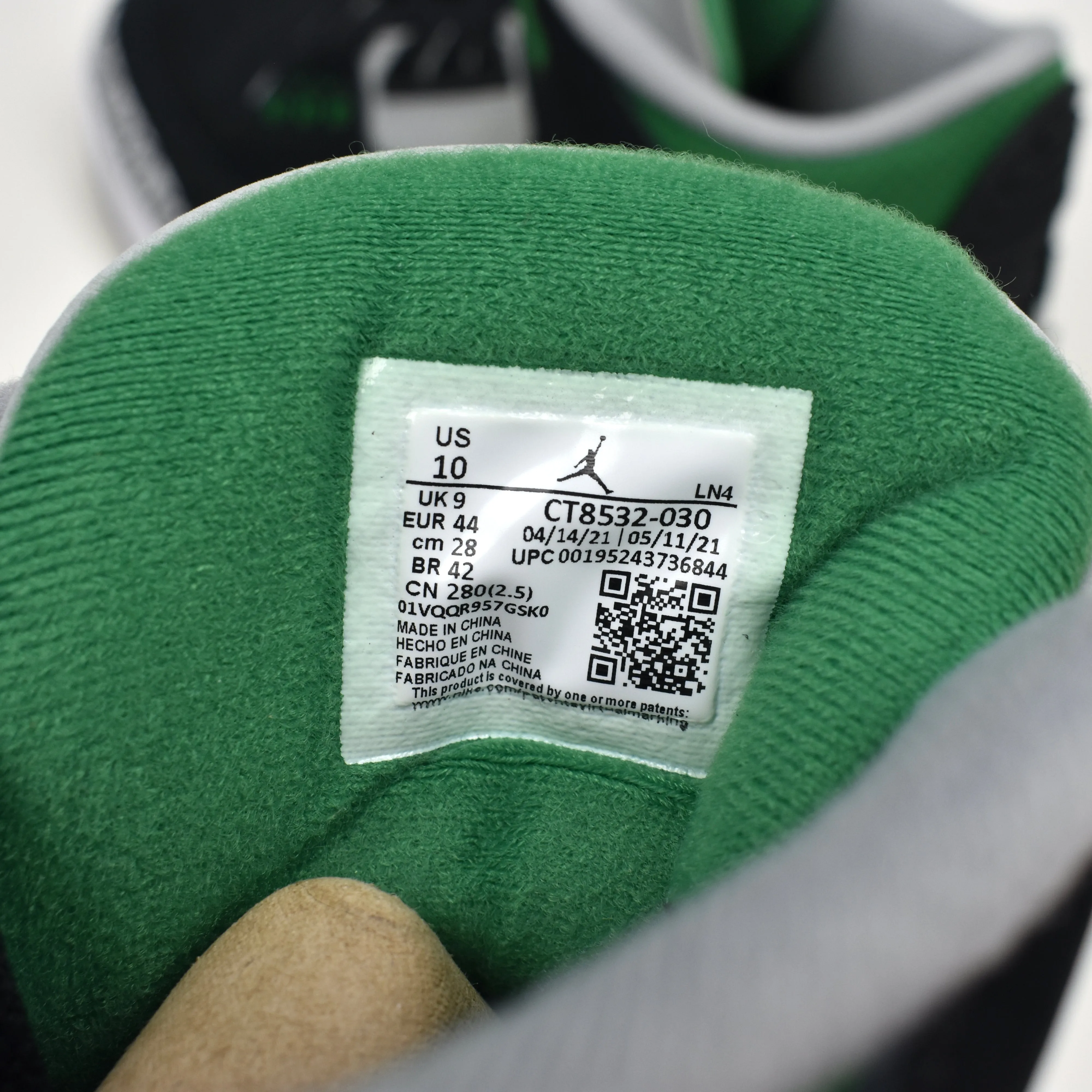 Nike - Air Jordan 3 Retro 'Pine Green'