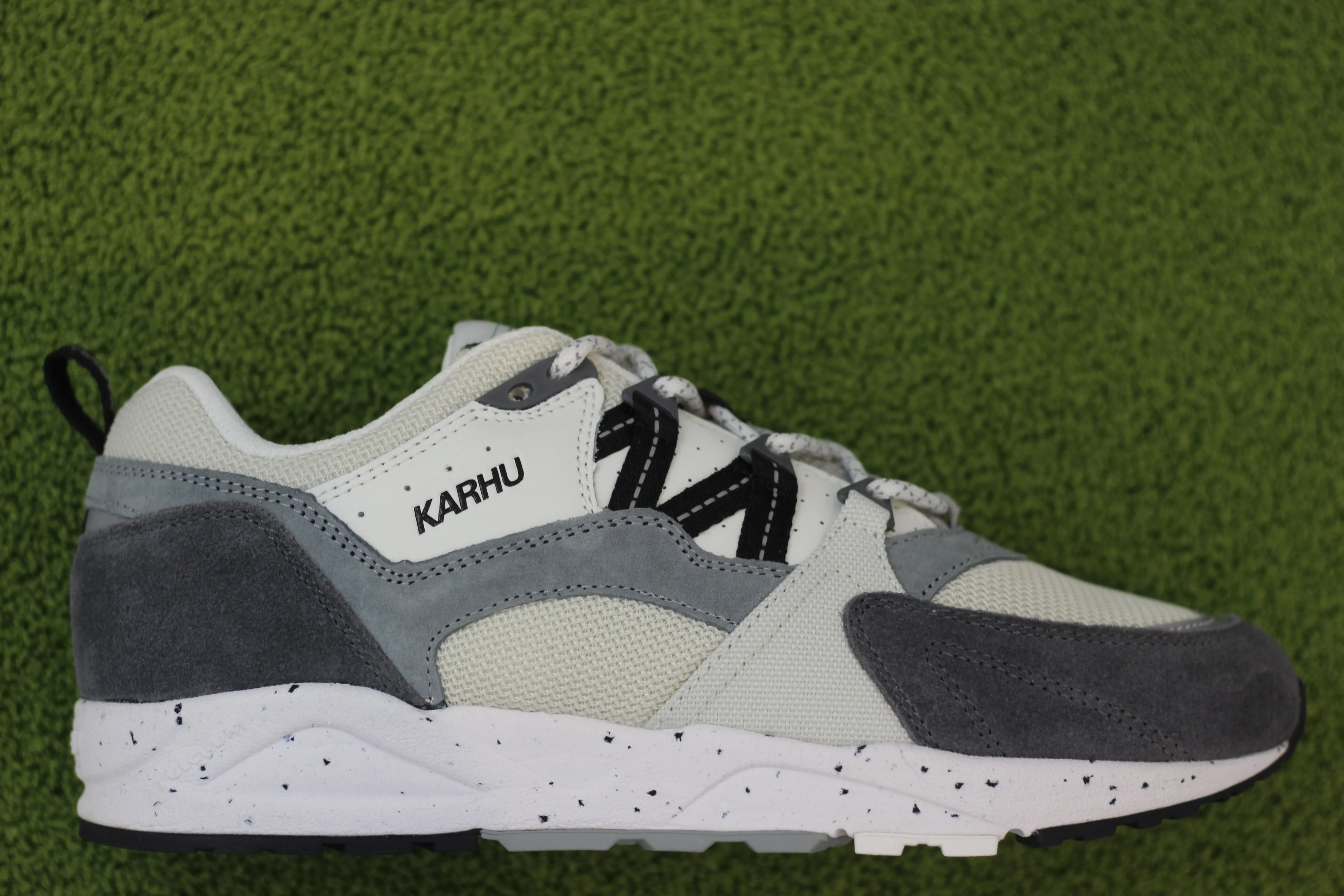 Unisex Fusion 2.0 Sneaker - Limestone/Jet Black Mesh/Suede