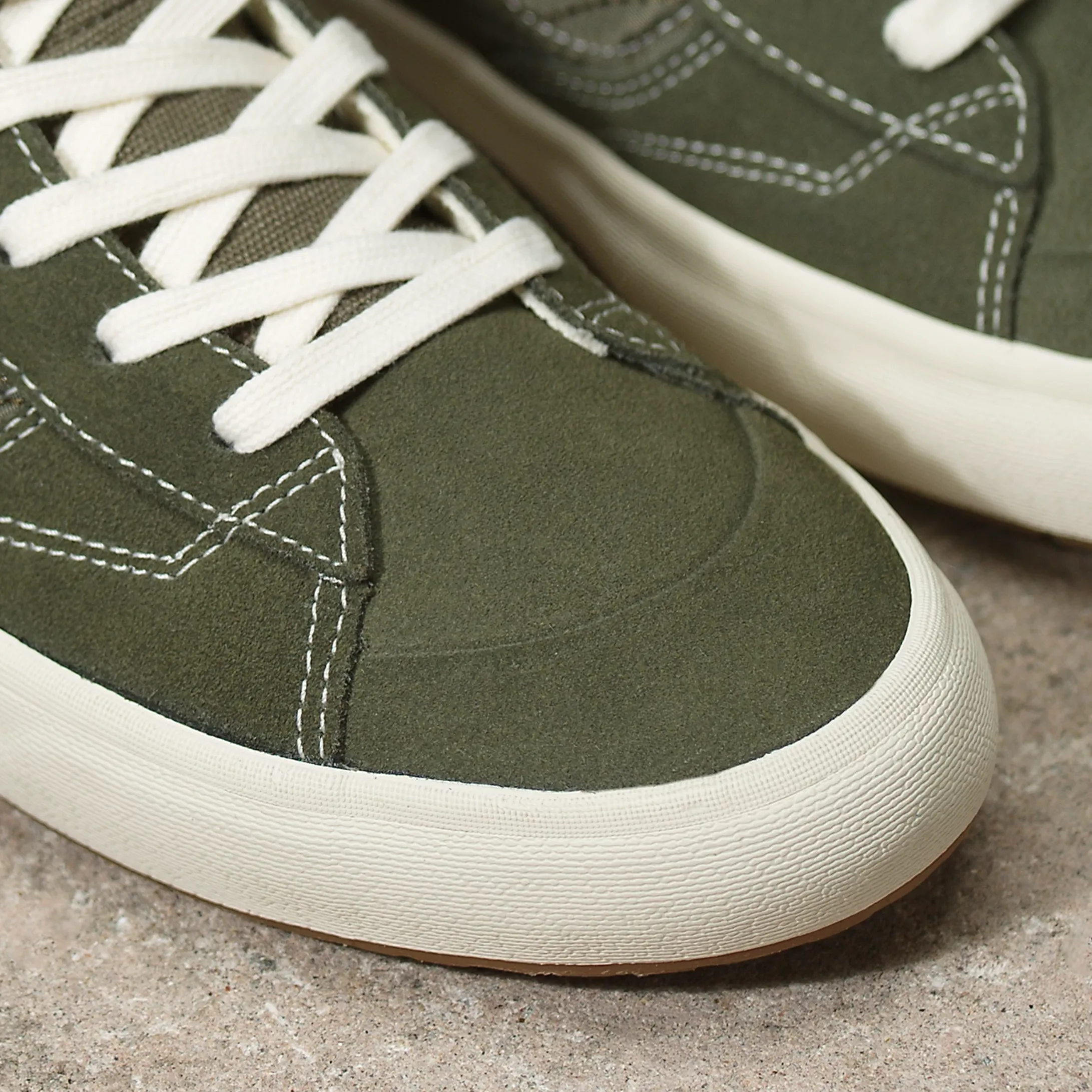 VANS THE LIZZIE QUILTED GRAPE LEAF